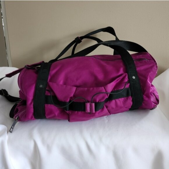 Lululemon Run Ways Duffel - Picture 2 of 13